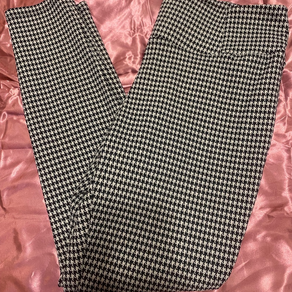 Worthington Black and White Houndstooth Trousers